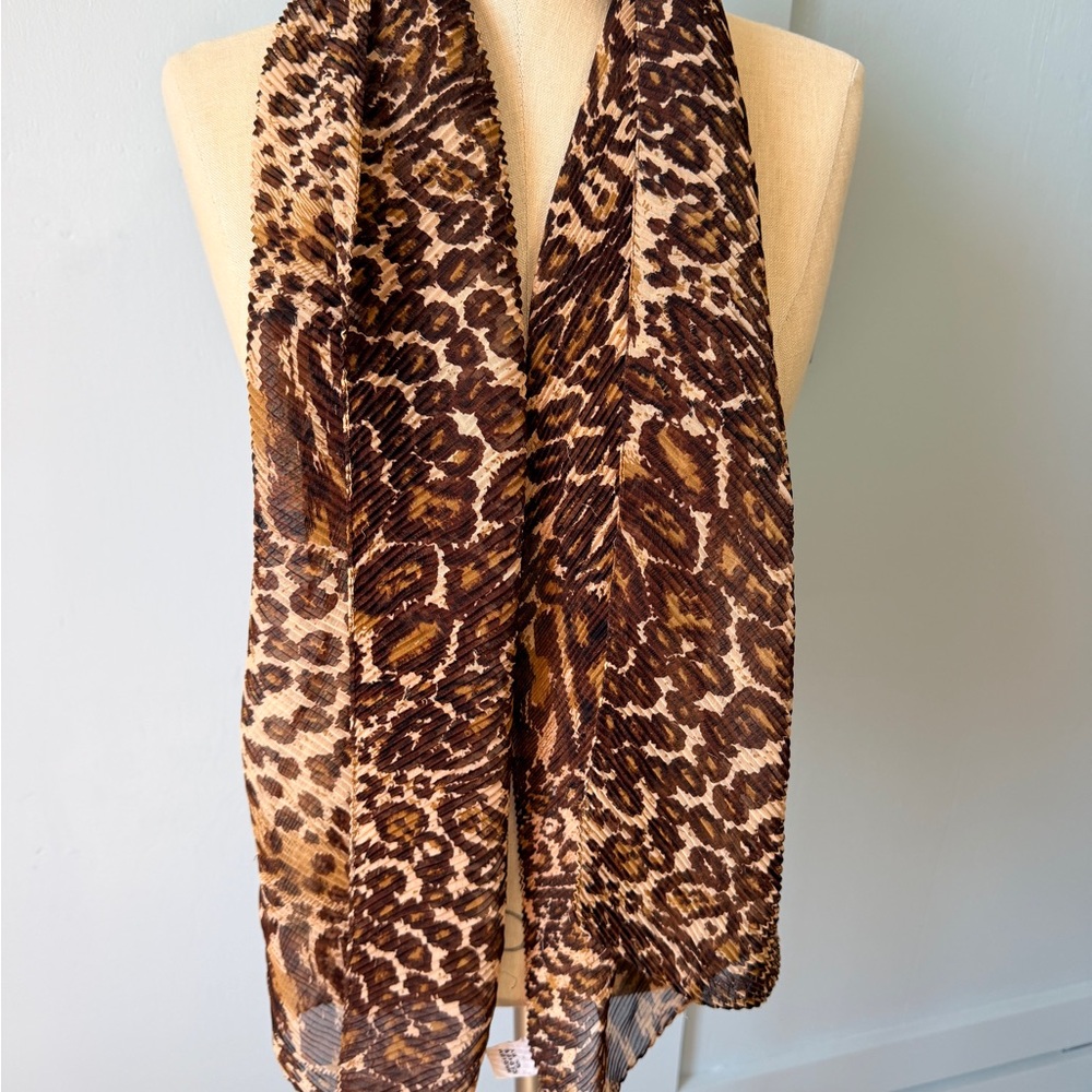 Chic Animal Print Scarf - Brown - Picture 3 of 5
